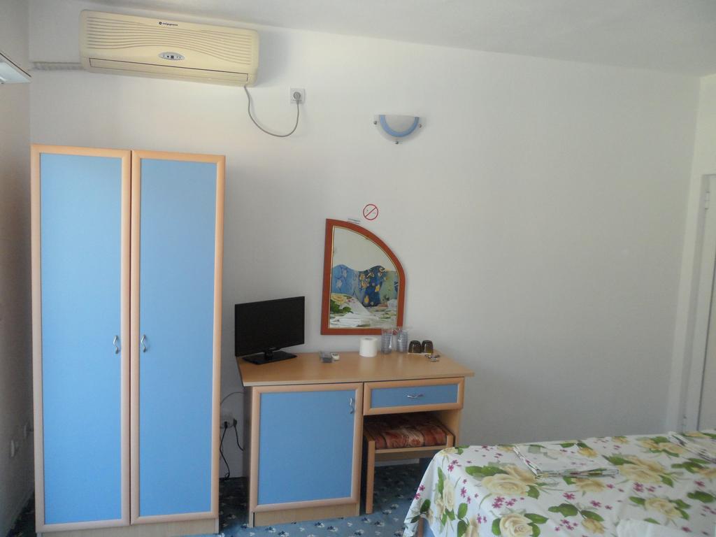Sianie Guest House Равда Экстерьер фото