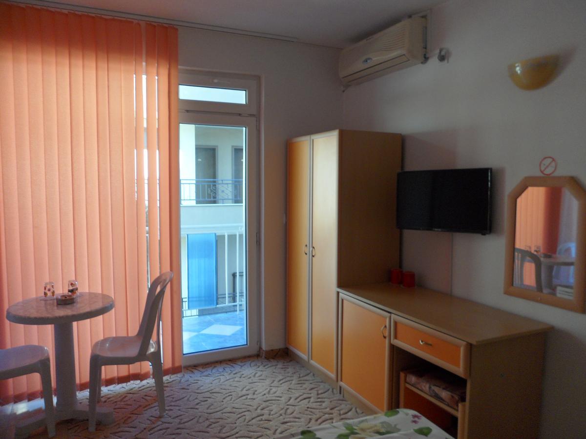 Sianie Guest House Равда Экстерьер фото
