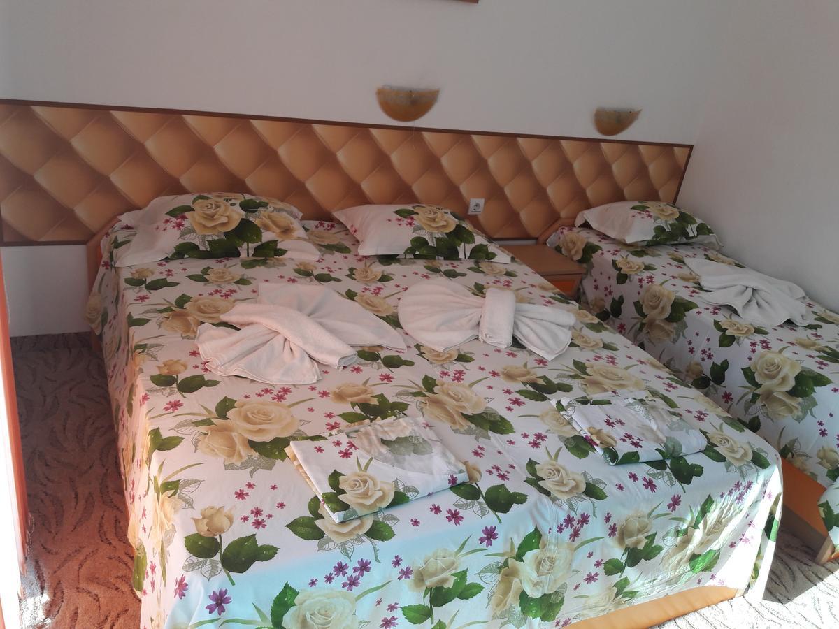 Sianie Guest House Равда Экстерьер фото