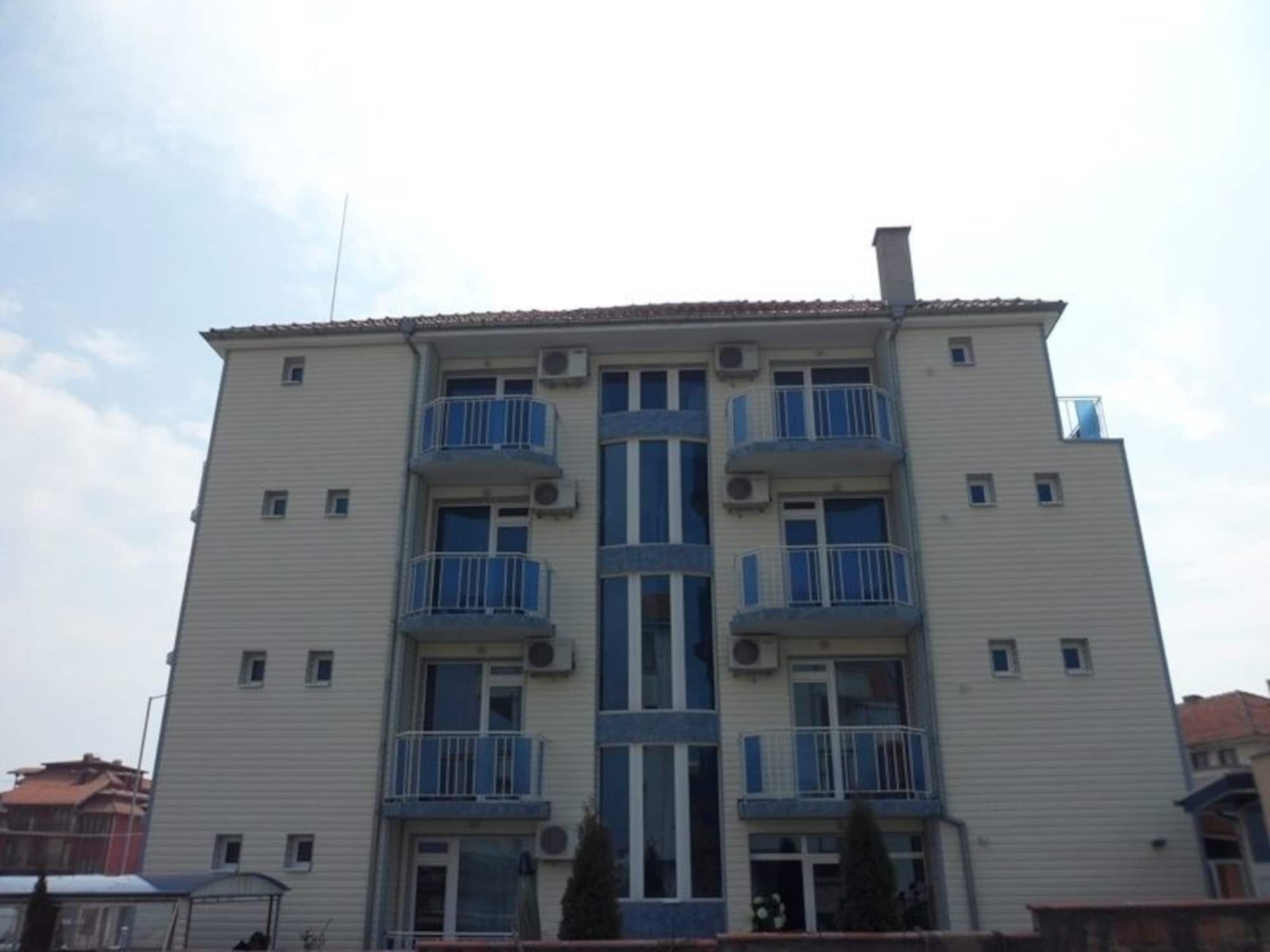 Sianie Guest House Равда Экстерьер фото